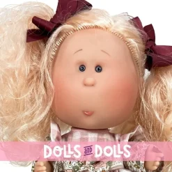Poupée Nines d'Onil 30 cm - Mia ARTICULÉE - avec des cheveux roses et une robe à carreaux