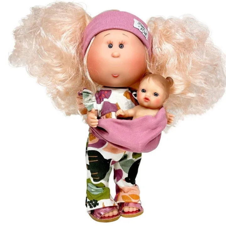 Poupée Nines d'Onil 30 cm - Mia mère aux cheveux roses avec une robe imprimée nature
